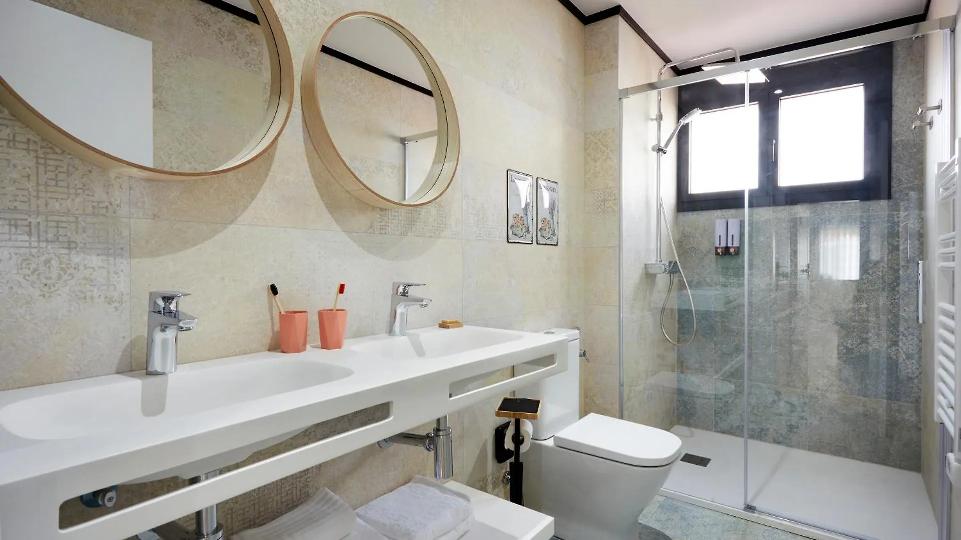 Urban Sabadell 2 Hotel 0*,
